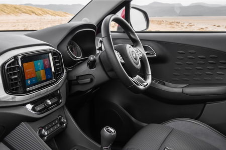 Roomy interior in the MG3