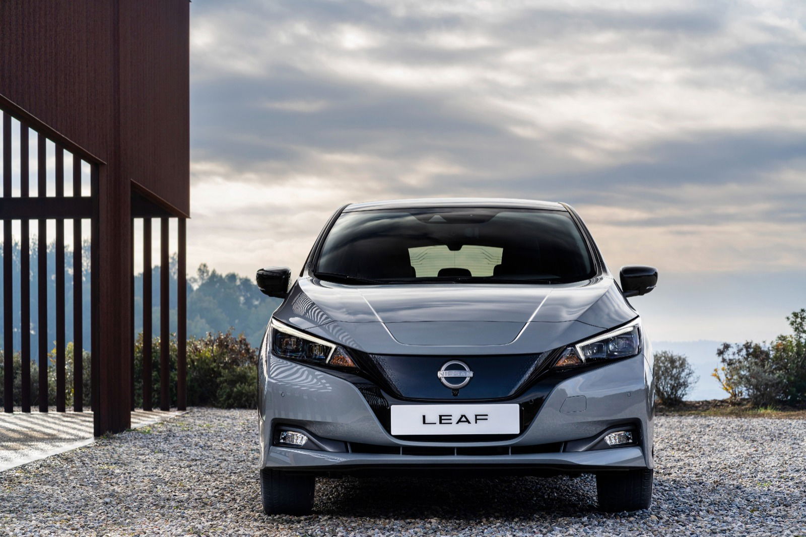 Nissan leaf deals driving range