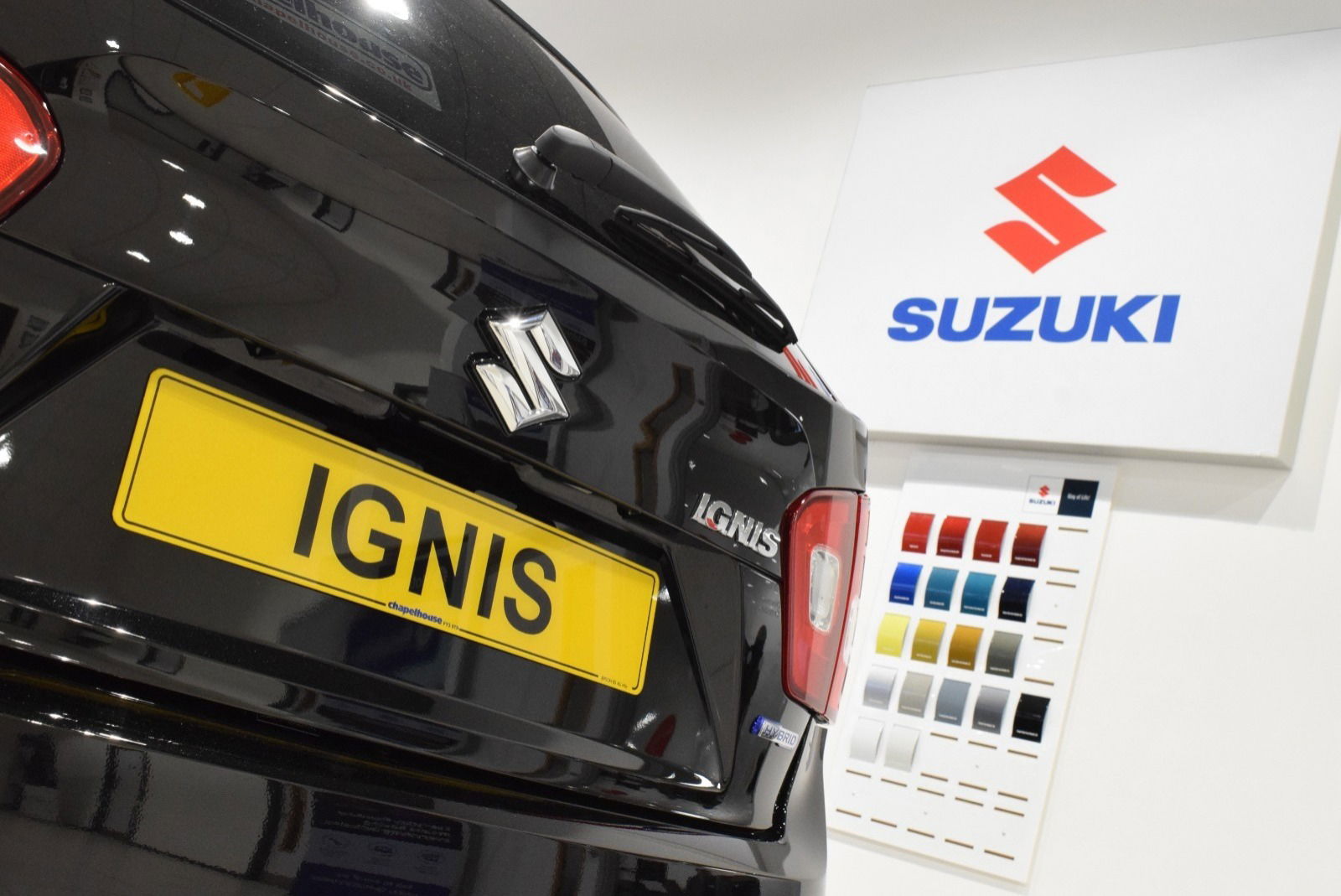 Suzuki Ignis in black