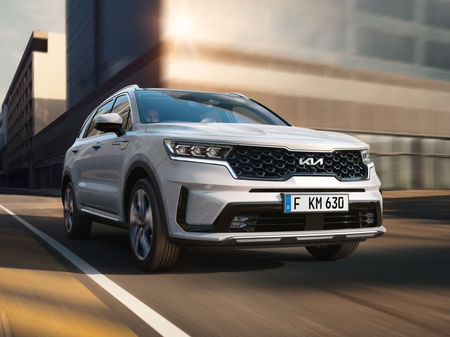 Kia Launches Hybrid Crossover