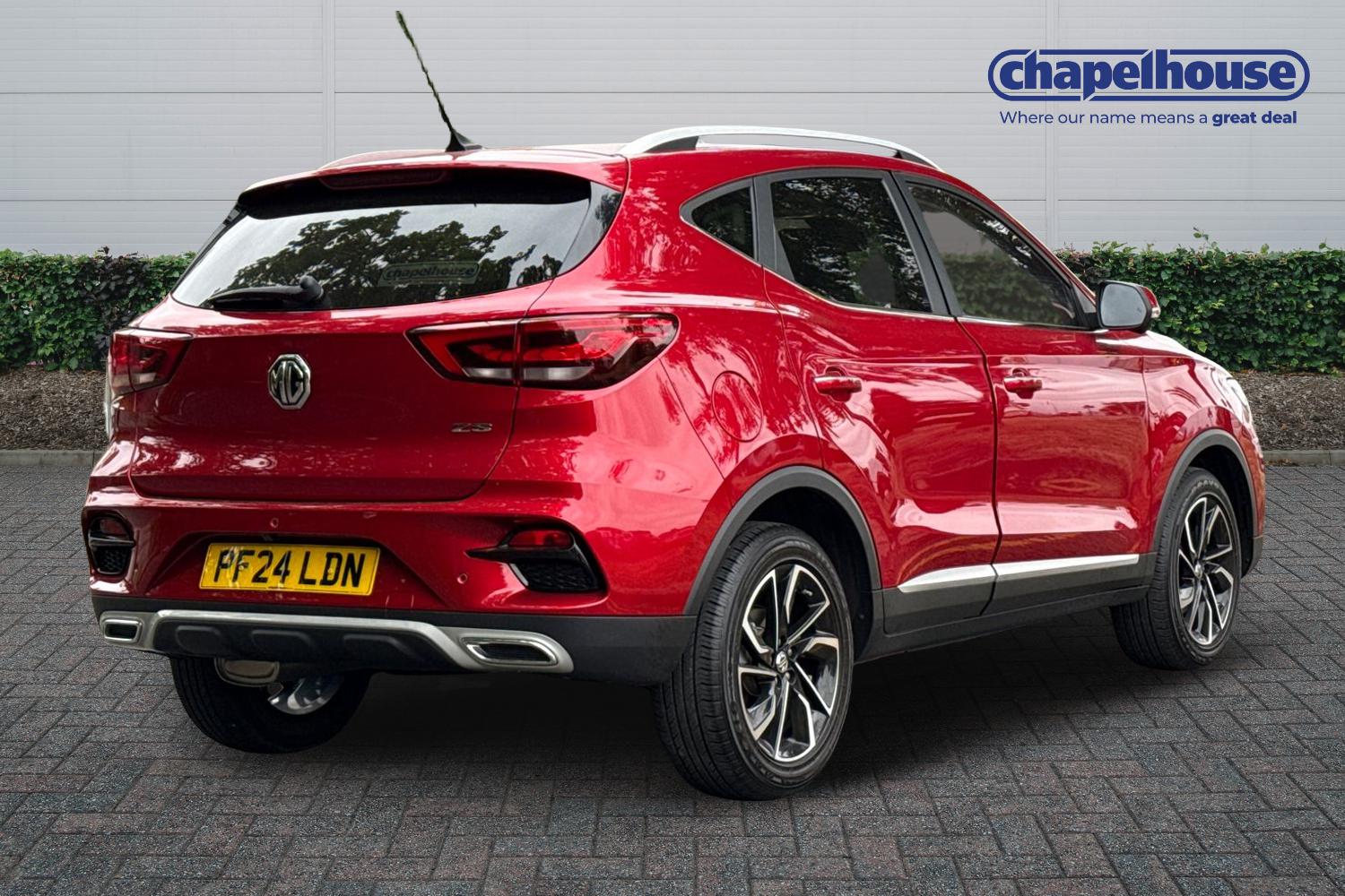 2024 MG ZS thumbnail 3